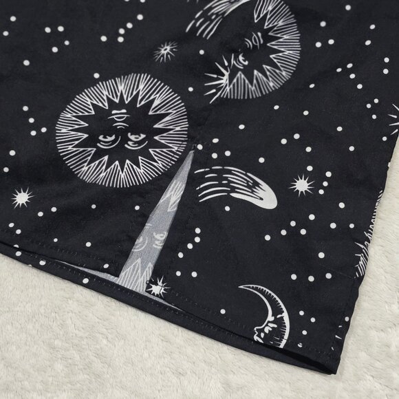 🆑 Shein Womens Mini Skirt Black White Celestial Sun Moon Star Print Polyester M - Picture 2 of 6